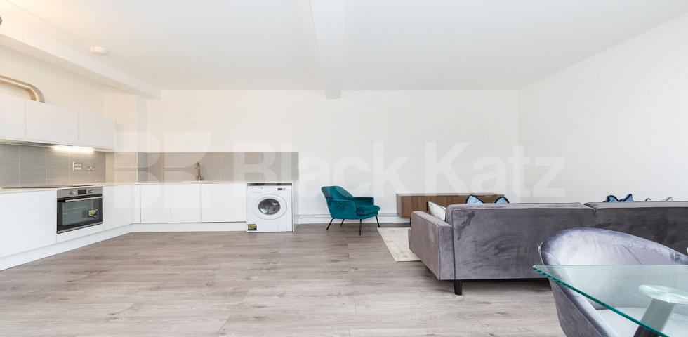 			2 BED WAREHOUSE APARTMENT , 2 Bedroom, 1 bath, 1 reception Apartment			 SPRINGFIELD HOUSE LOFTS-TYSSEN STREET, DALSTON/HAGGERSTON